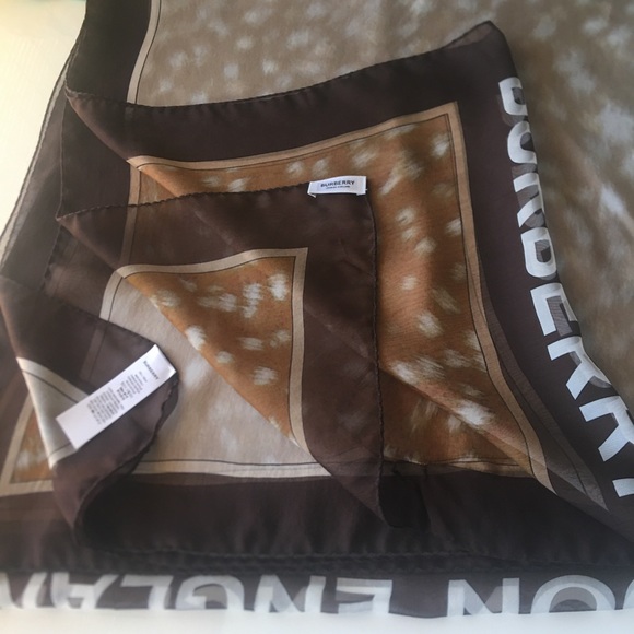 BURBERRY, Brown Spotted Deer Print Scarf , Unisex - Picture 10 of 11